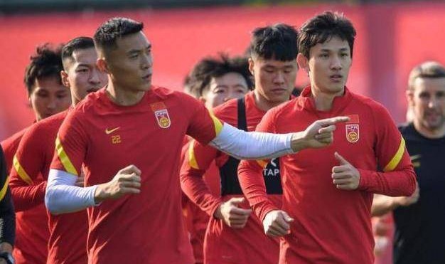 正式官宣！国足主力中锋确认签约法甲欧塞尔，曾攻破沙特队大门