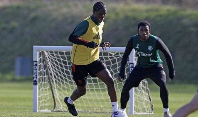 英媒：17岁曼联小将曼塔托周三签署首份职业合同，签约至2029年