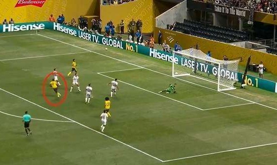 10分钟双响！29岁欧冠金靴杀疯了：两项大赛16球 创3大纪录