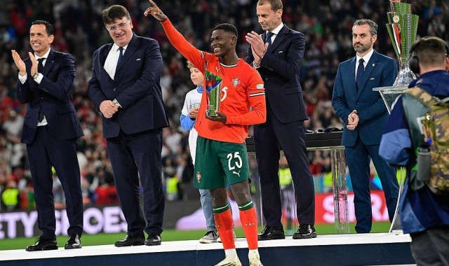 努诺 - 门德斯闪耀欧国联，力压亚马尔加冕世一左