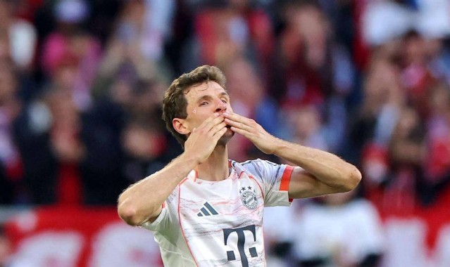 穆勒的告别仪式：见证双重剧本，德甲最后一天尽显戏剧魅力