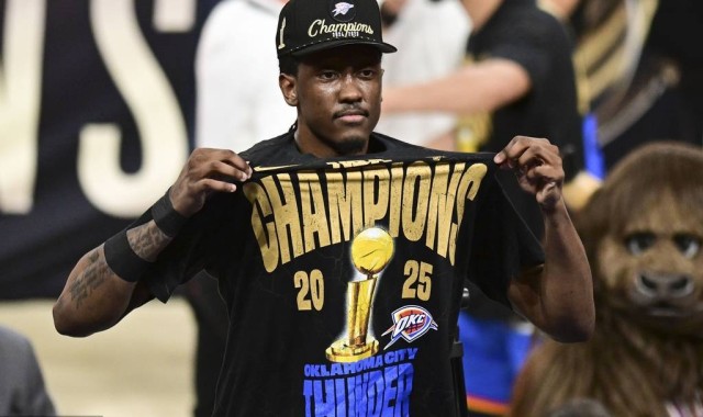 季后赛带伤作战！杰威接受右手韧带撕裂修复手术