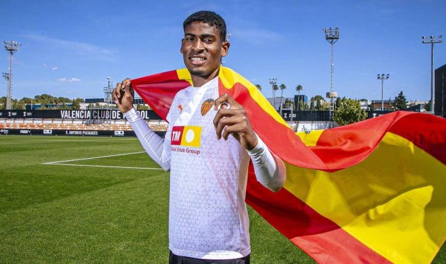 阿森纳敲定21岁后防坚盾，被誉为西甲单防能力最强后卫