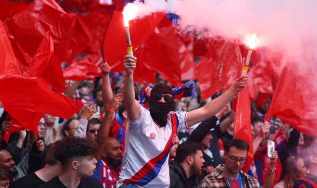 曾是野球小子？亨德森决赛神扑+救点，水晶宫球迷狂呼：英格兰NO.1！